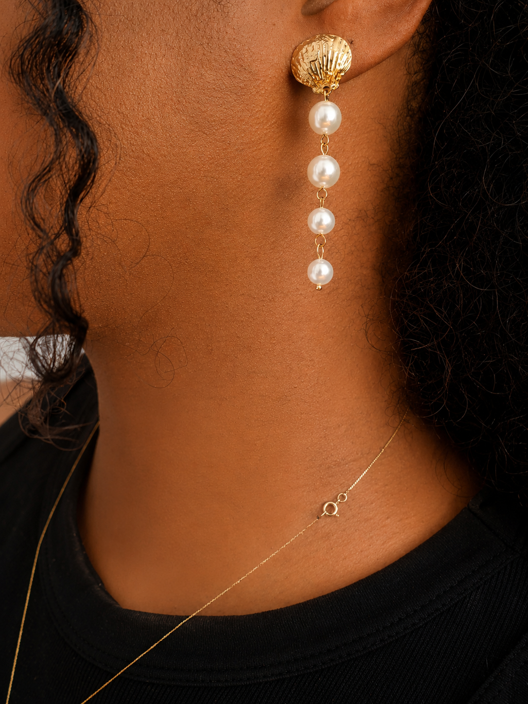 Nives Pearl Earrings