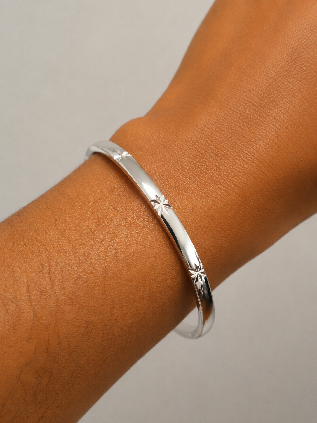 Stella Bangle Silver
