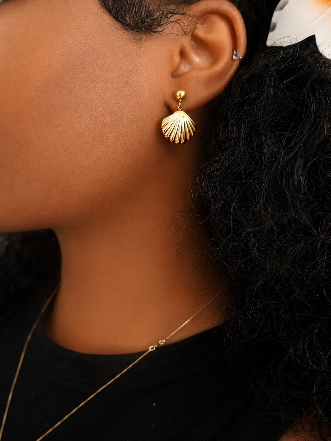 Coris Gold Earrings