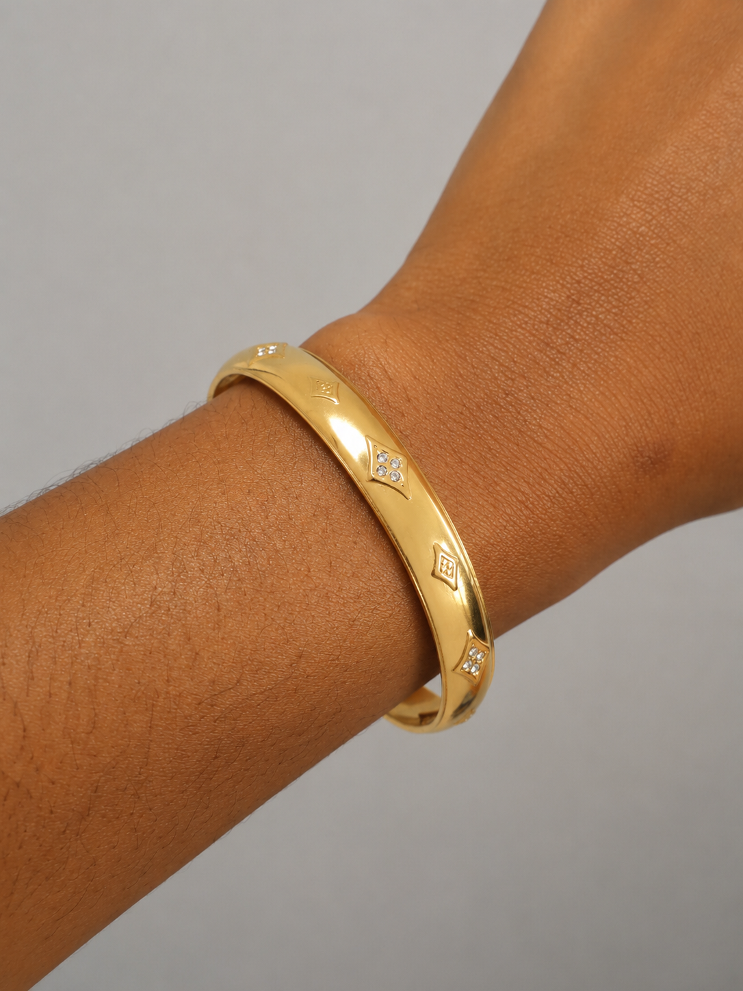 Mila Cuff